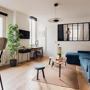 https://loge-du-pr-carr-hypercentre.hotels-rhonealpes.com